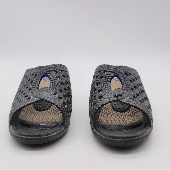 Otafuku Zero Zero Magnetic Black Wedge Sandals - Picture 2 of 7
